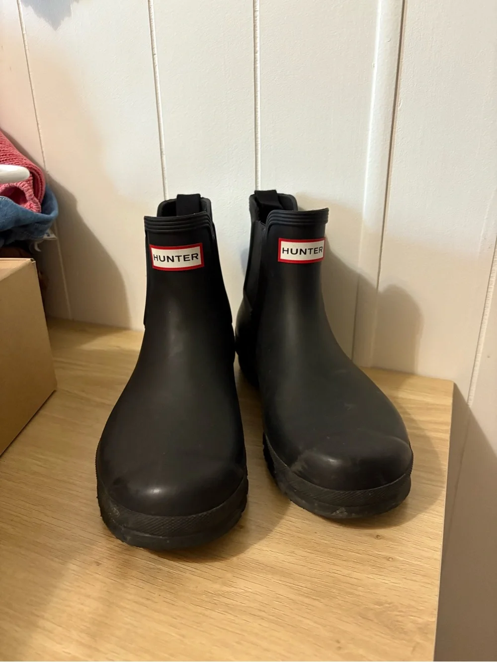Hunter Women's Chelsea Short Rain Boot in Black with Red Logo